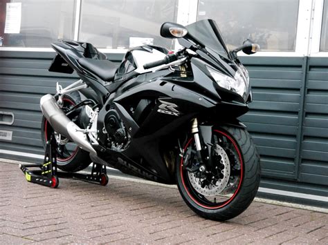 I would be grateful of any contributions — sales brochures, magazine ads, magazine articles, pictures, specs. Suzuki Gsx-r 600 K9 - RH Motoren