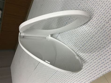 Pp Pure Color Toilet Bowl Seat Cover With Stainless Steel Hinge Material