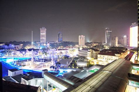 The area's natural beauty can be seen at klcc park and batu caves, while berjaya times square and perdana botanical gardens are popular area attractions. Big M Hotel, Masjid Jamek: Budget Hotel Favorit di Kuala ...