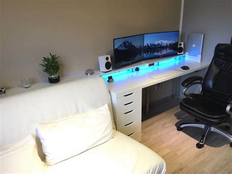 Just because you don t have ample space doesn t mean you have to sacrifice your gaming setup. Gaming Desks | Bedroom setup, Room setup, Computer desk setup