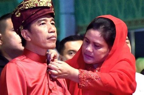 Ternyata Iriana Sempat Cemburu Saat Presiden Jokowi Dipeluk Wanita Lain
