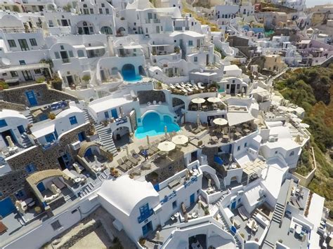 Why Oia Is The Best Place To Stay In Santorini Esperas Hotel