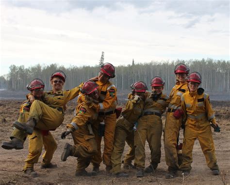 Crew Members Alberta Junior Forest Rangers Work Wild