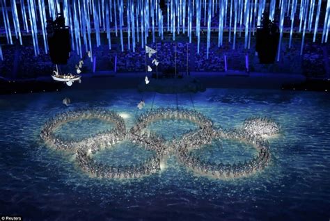 Winter Olympic Closing Ceremony Mocks The Moment Ring Failed To Open Winter Olympics Sochi
