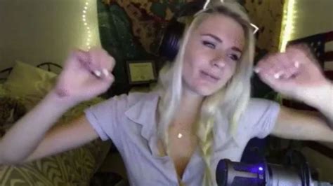Gamer Girl Who Flashed Her Vagina During Live Broadcast