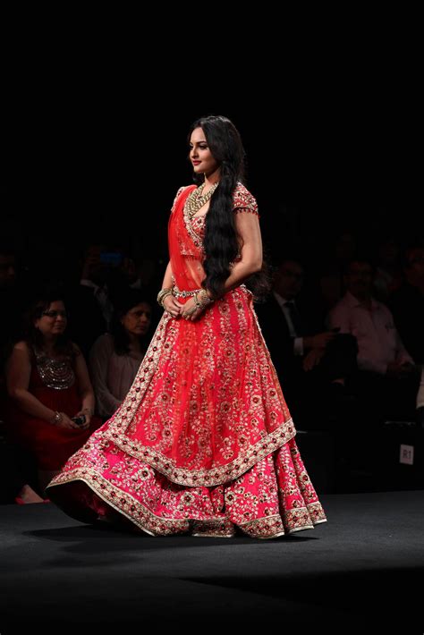Sonakshi Sinha Walks The Ramp Indian Fashion Indian Bridal Wear Fashion