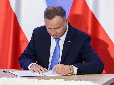 Dodatek Osłonowy 2022 Prezydent Andrzej Duda Podpisał Ustawę Biznes Wprost