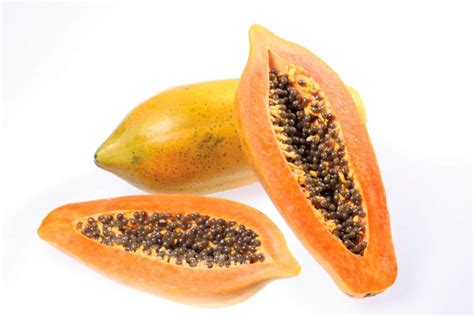 What Does Papaya Taste Like And Why Does It Smell Like Vomit
