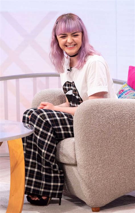 Maisie Williams Attends Lorraine Tv Show In London 04092019 3