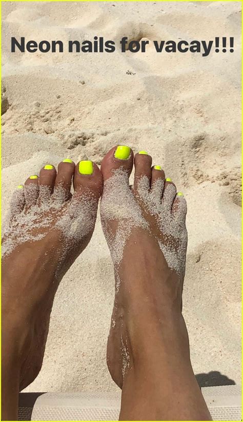kim kardashian shows off her bikini body while on vacation in turks and caicos photo 4061524