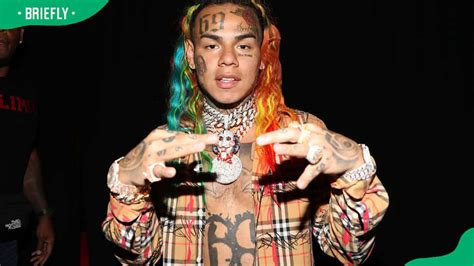 Is 6ix9ine Gay Is His Rainbow Hair A Sign Here Is What You Need To Know