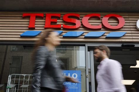Britse Supermarkt Tesco Loopt Miljoenenboete Op Voor Verkoop Vervallen