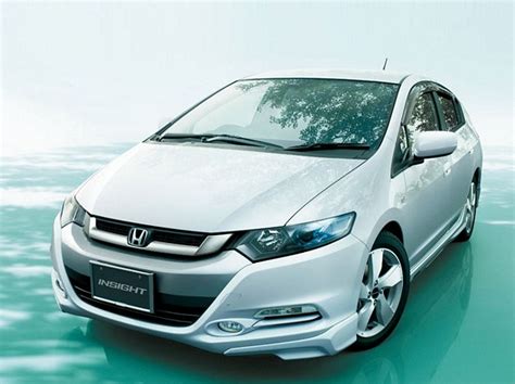 The good supremely efficient, the 2020 honda insight also has an upscale interior, is spacious in all the right places, comes with generous standard equipment and even. Honda Insight launched in Malaysia - Honda's Hybrid at RM98k