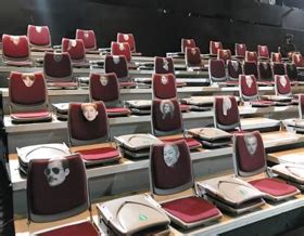 * vod, 이미지, 시나리오, 심의서류 등 자료 열람. 영웅씨 옆자리서 연극 한편 어때요 - 조선닷컴 - 문화 > 공연