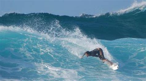 The 5 Best Surf Spots In Honolulu