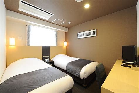 The rooms have shared bathrooms with toiletries and towels. 【FunTime網友熱搜】大阪10大超人氣飯店終極整理! - FunTime旅遊比價