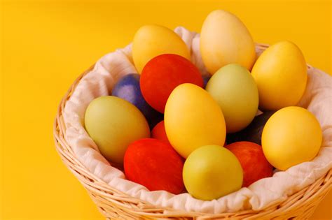 10 Unique Ideas For Dyeing Easter Eggs Silk Ties Shaving Cream