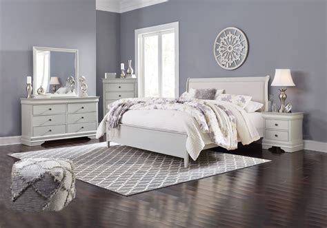 From romantic victorian canopy beds to rustic inspired sleigh beds and leather upholstered headboards, you're certain to find the bedroom furnishings. Jorstad Gray King Upholstered Sleigh Bedroom Set ...