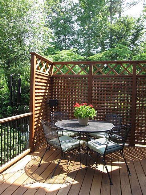 10 Magnificent Wooden Privacy Screens That Will Keep Your Neighbors