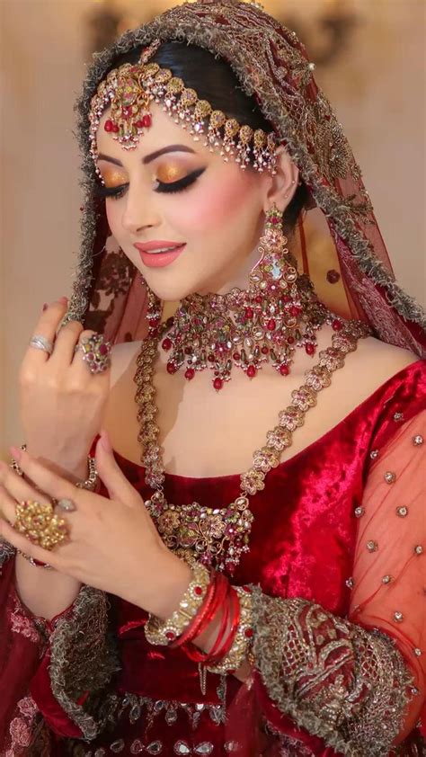 Kashees Bridal Boutique 💕👗 In 2022 Pakistani Bridal Jewelry Bridal Makeup Artist Girl Pictures