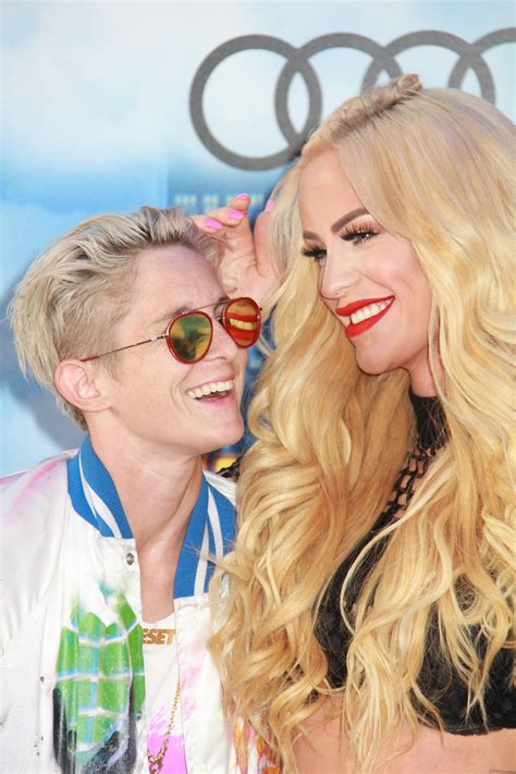 Gigi Gorgeous Spouse Nats Getty Comes Out As Transgender And Non