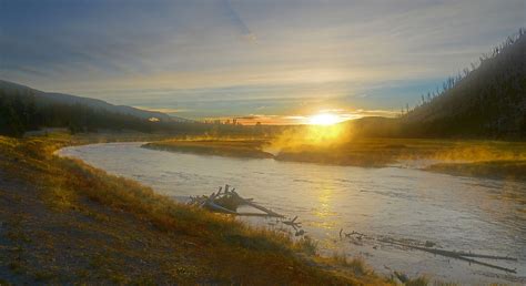 Yellowstone Morning Sunrise Over The Madison River In Yell Flickr