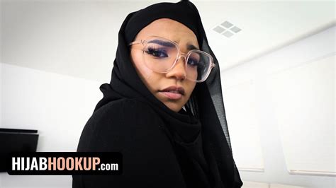 Hijab Hookup Hot Muslim Teen With Hijab Twerks Her Huge Round Booty