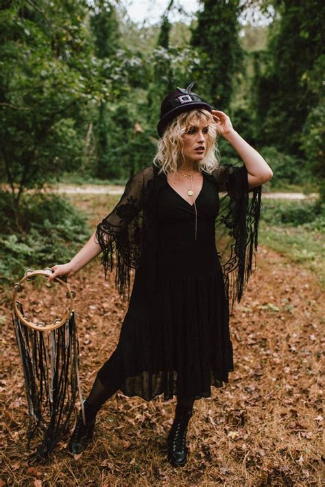 Feeling Witchy 🧹 • How To Dress Up As The White Witch Herself Stevie