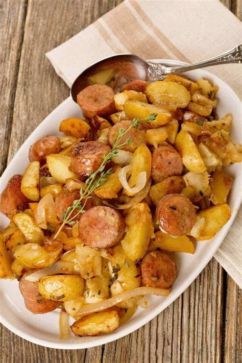This healthy pasta recipe is quick, easy, and refreshing. Roasted Chicken Sausage with Potatoes and Apples | Recipe | Chicken sausage recipes, Healthy ...