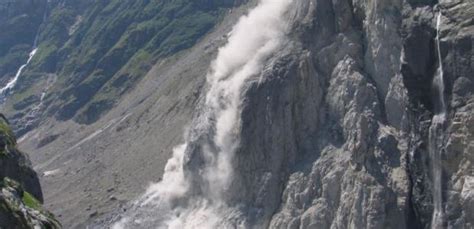 Voor de beste voorbereiding op uw reis. Meer aardverschuivingen verwacht in de Alpen | Bergwijzer