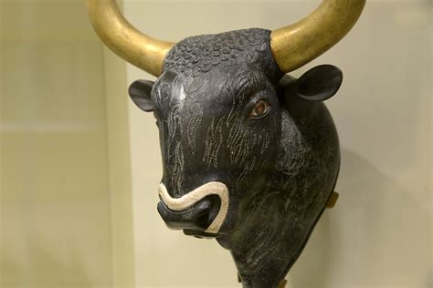 Bull Head | Knossos | Pictures | Greece in Global-Geography