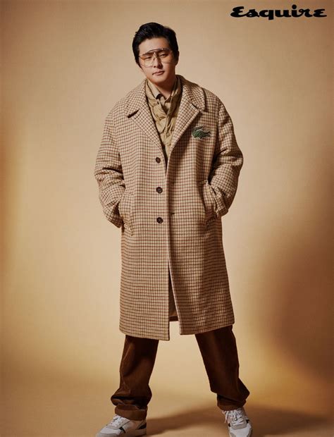 기안은 박나래 성희롱사건 터지자마자 달팽이 그리면서 남녀싸움 풍자하는 만화 그리면서. 나 혼자 산다 성훈 이시언 기안84 에스콰이어 화보.jpg : 네모판