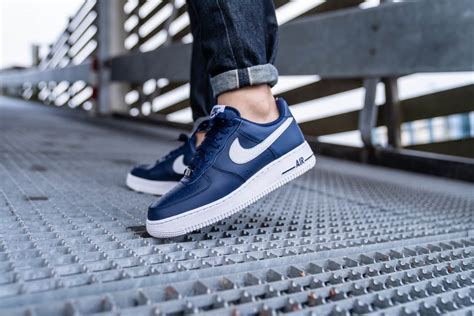 Inspired from hiking boots, the shoes went on sale in 1983 and nike never looked back. Nike Air Force 1 '07 AN20 Midnight Navy/White - CJ0952-400