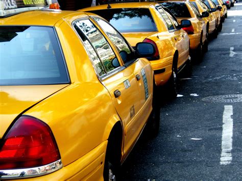 Taxis Around The World 🌏 Nyc Yellow Cabs Lynk Taxis
