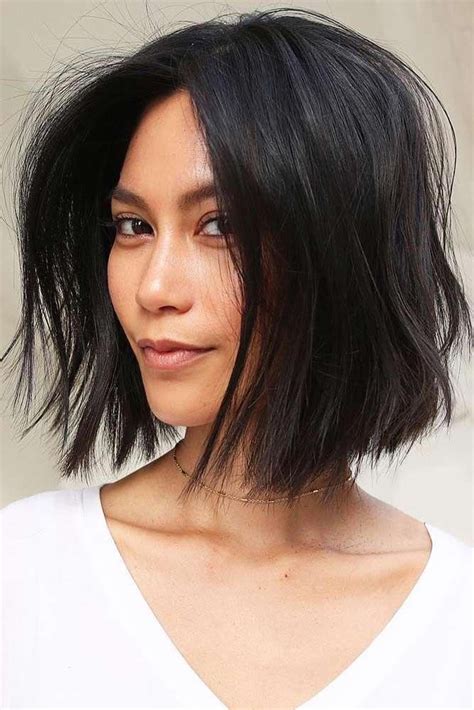 15 Flattering Short Haircuts For Oval Faces Oval Face Haircuts Thick Hair Styles Bob Hairstyles