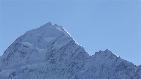 Aoraki Mount Cook The Highest Mountain In New Zealand Reaching