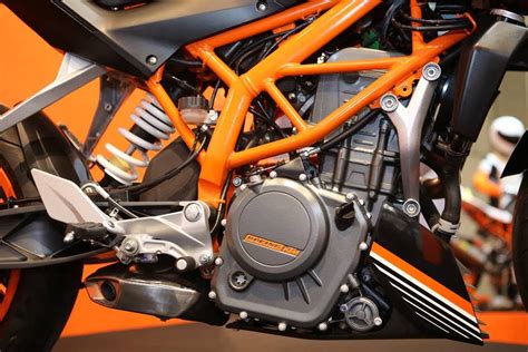 Along with a ground clearance of 170 mm. KTM 250 Duke and KTM RC250 India Launch, Pics, Specs