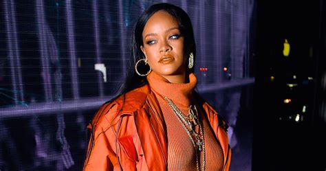 Rihanna Is Launching Fenty Beauty Perfume So Soon