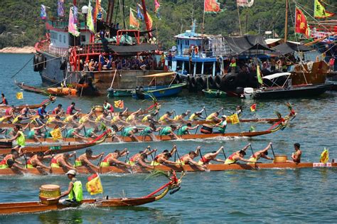 Dch members range from age 12 to 50 with. An Insider's Perspective on Dragon Boat Racing | Hong Kong ...