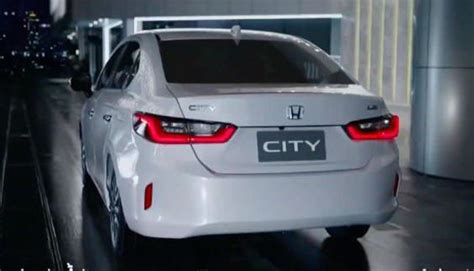 Find out the latest honda city (5th gen) car price, reviews, specifications, images, mileage, videos and more. 2020 Honda City vs Maruti Suzuki Ciaz - Design, Specs ...