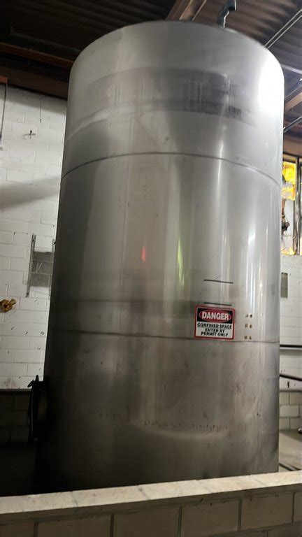 Used 5000 Gallon Stainless Steel Tank