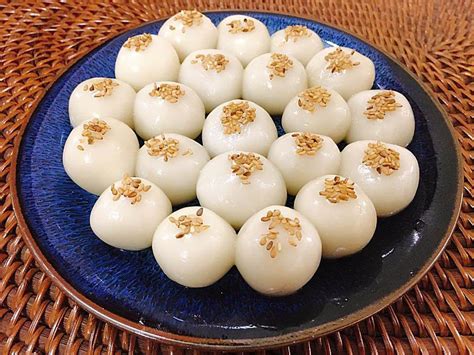 Vậy tại sao lại có quan niệm này? Tết Hàn thực, chị em khoe bánh trôi bánh chay đủ màu sắc ...