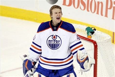 Devan Dubnyk Replace Or Re Sign The Copper And Blue