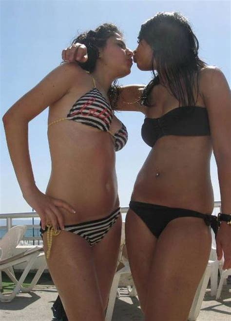 Natural Wonders Israeli Beach Girls