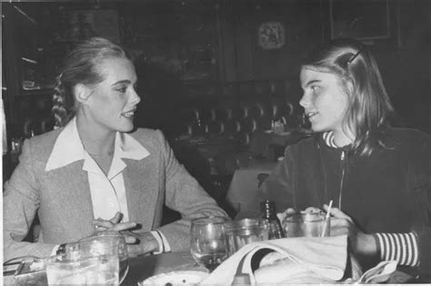 Margaux Hemingway Mariel Hemingway With Images Margaux Hemingway Mariel Hemingway