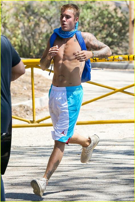 Justin Bieber Goes Shirtless For A Solo Hike Photo 3746513 Justin