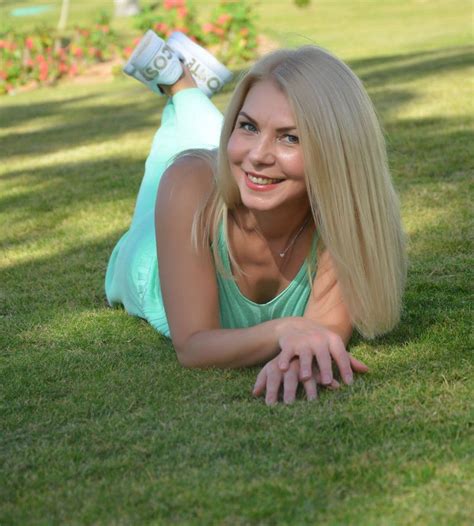 53 Yo Alyona From Kyiv Ukraine Blue Eyes Blond Hair Id 850544