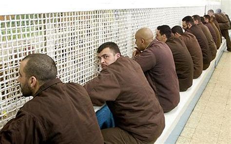 i24NEWS - 186 Palestinian Fatah prisoners abandon mass prison hunger strike