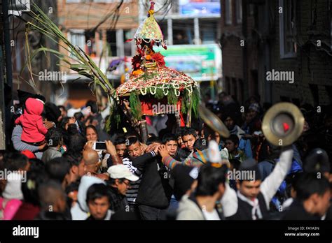 Kathmandu Nepal 19th Dec 2015 Nepalese Devotees Carrying The