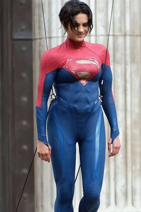 Sasha Calle As Supergirl On The Set Of The Flash 超高速ヒーロー単独主演の Dc 映画の